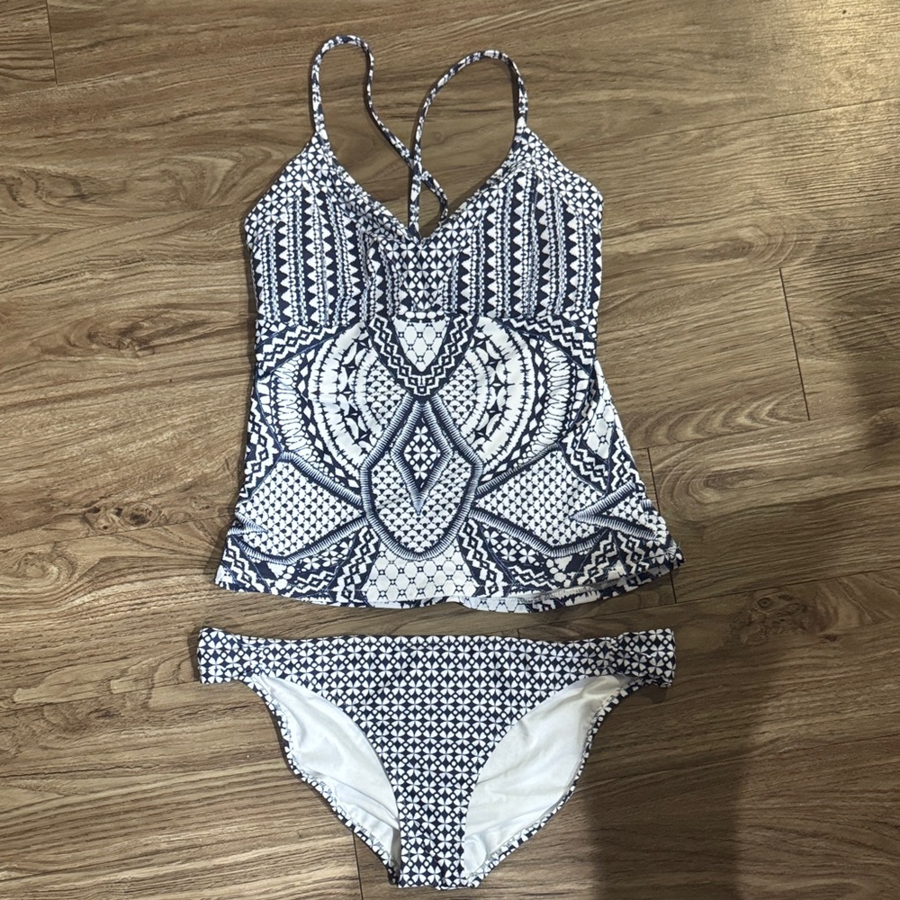 Patterned Blue and White Women's Swim Set